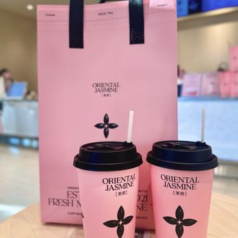 Molly Tea - Premium Jasmine Oat, Peach Tieguanyin Oolong Milk Tea - Bubble Tea Near Me - San Gabriel, California