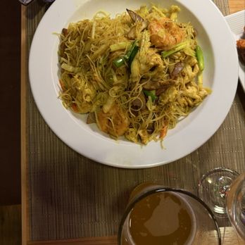 Red House - House Singapore Noodles - Sushi Bars Near Me - Milton, New York
