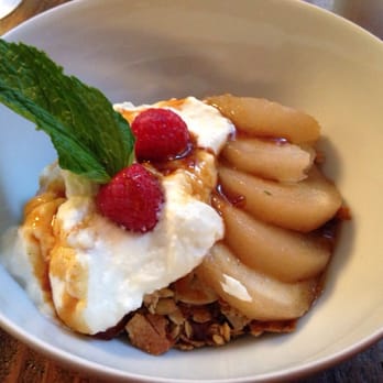 Oakhurst Café - Granola and yogurt - Breakfast & Brunch Near Me - Charlottesville, Virginia