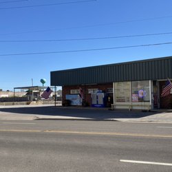 Happy Trails Liquor - Store front
