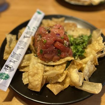 Mickie Finnz - Ahi poke - Lounges Near Me - Las Vegas, Nevada