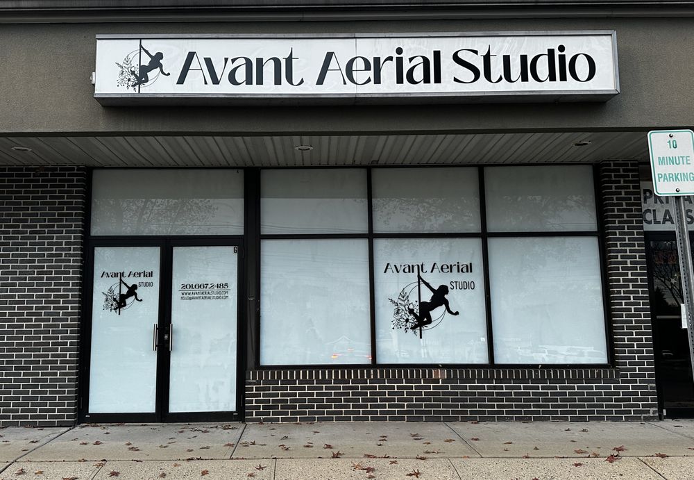 Avant Aerial Studio Logo