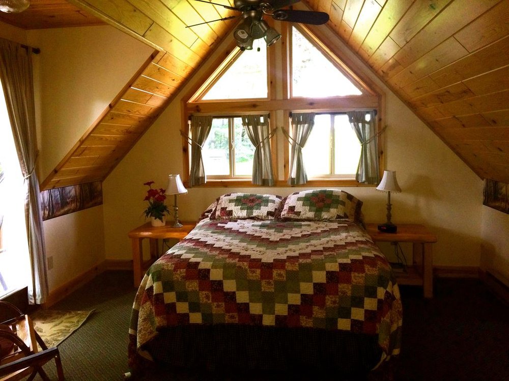 DETWEILER CHALETS Updated August 2024 37 Photos 1325 Lori Ln