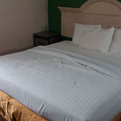 Travelers Inn & Suites