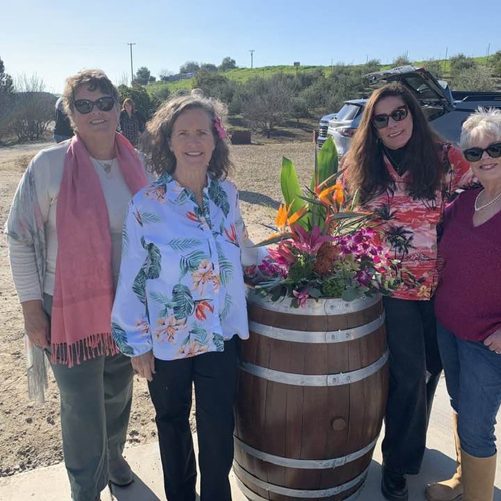 Country Florist - Best friends and Hawaiian flowers - Florists Near Me - Paso Robles, California