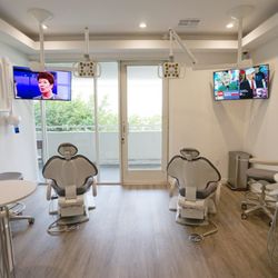 Andrew Huynh, DDS - Dual-chair open bay room. Perfect for sibling check-ups!
