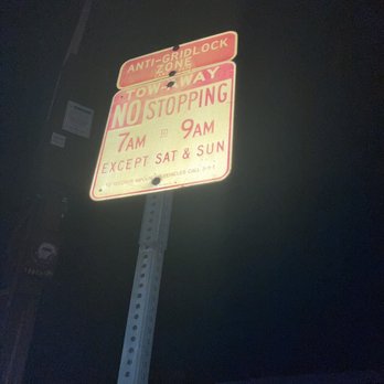 Mandarin King - The sign allowing them to park in the front. - Chinese Near Me - Northridge, California Mandarin King - The sign allowing them to park in the front. - Chinese Near Me - Northridge, California