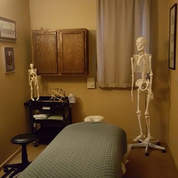 Elias Limberopoulos - Chicago - One of several treatment rooms. - Physical Therapy Near Me - Chicago, Illinois Elias Limberopoulos - Chicago - One of several treatment rooms. - Physical Therapy Near Me - Chicago, Illinois