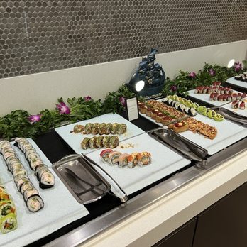 Cafe Sierra - Wide selection of sushi - New American Near Me - Universal City, California