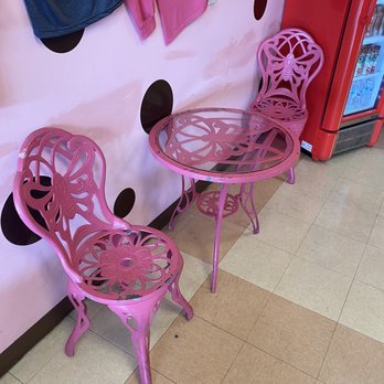 Smallcakes Tallahassee - two chairs and a table - Custom Cakes Near Me - Tallahassee, Florida Smallcakes Tallahassee - two chairs and a table - Custom Cakes Near Me - Tallahassee, Florida