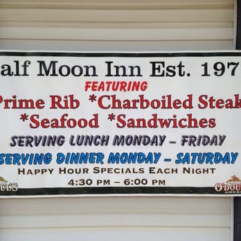 Half Moon Inn - Signage - American Near Me - Clear Lake, Iowa