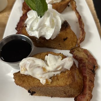 The Corner - French toast with peaches - Breakfast & Brunch Near Me - Milford, Connecticut