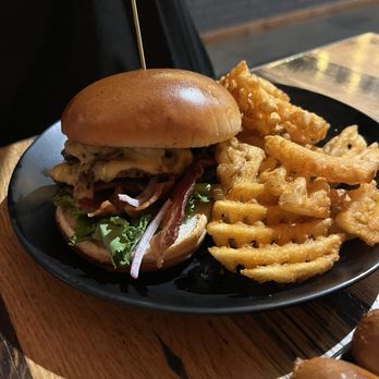 Charred Oak Grill - Maple bourbon bacon burger - New American Near Me - Somerset, Kentucky