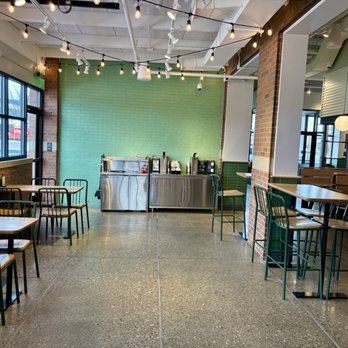 Shake Shack Novi - Dining area - Juice Bars & Smoothies Near Me - Novi, Michigan