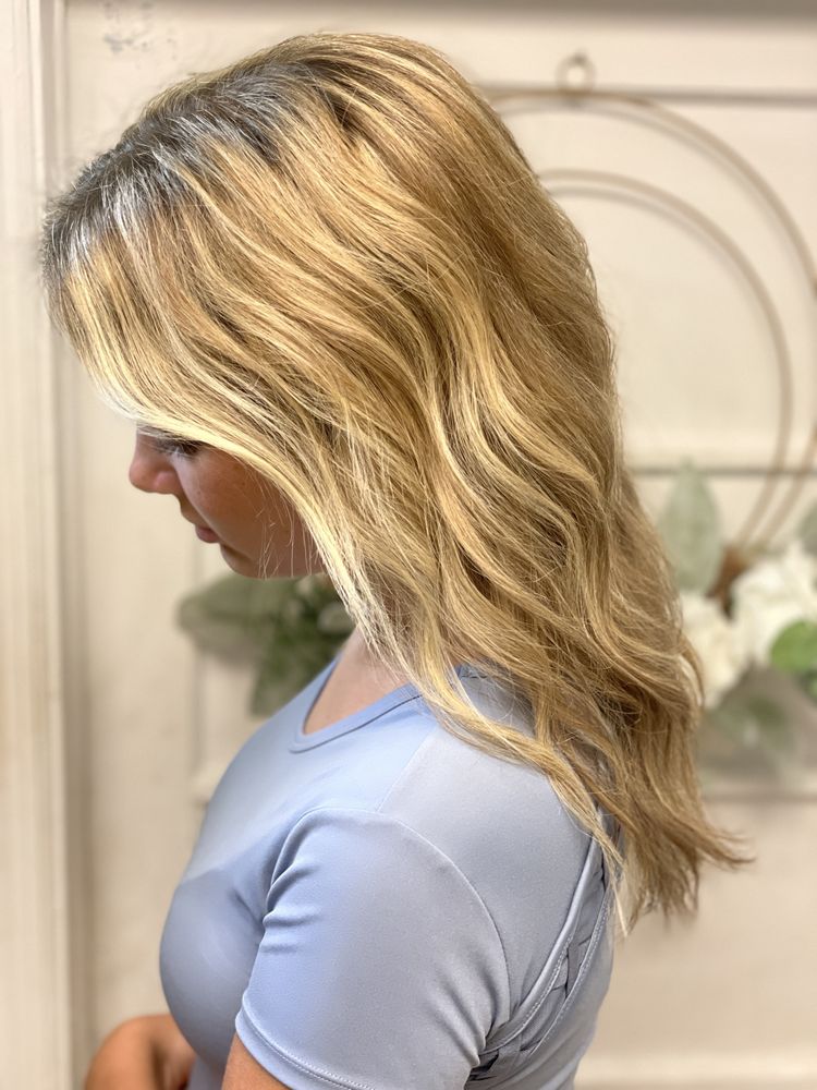 TOUCH OF CLASS SALON Updated June 2024 10 Photos 1310 Poplar St