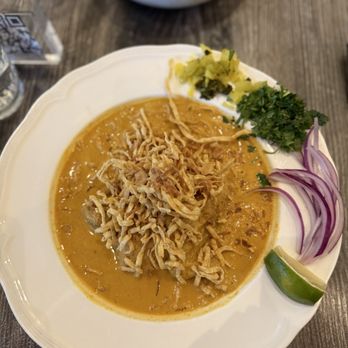 Laos In Town - Chicken Curry - Laotian Near Me - Washington, DC, District of Columbia