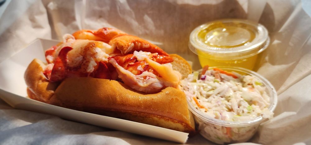 McLoons Lobster Shack Logo