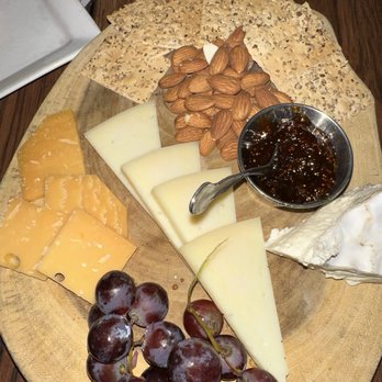 Crabtree's NY and Main - Crabtree's Cheese Plate - New American Near Me - Huntington, New York
