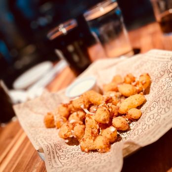 Cheddar's Scratch Kitchen - Wisconsin Cheese Bites - American Near Me - Albuquerque, New Mexico