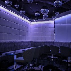 Celine Lounge