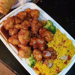 United China Restaurant - General Tso's Chicken Combination