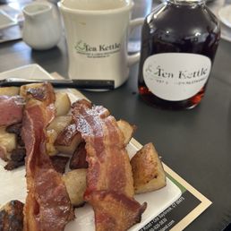 Bacon, eggs, English muffin and bacon special Bacon, eggs, English muffin and bacon special