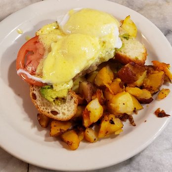 Strawberry Place - Summer Benedict - Breakfast & Brunch Near Me - Nyack, New York