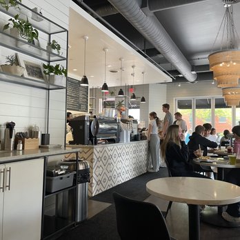 Hometown Coffee & Juice - Inside - Coffee & Tea Near Me - Glencoe, Illinois