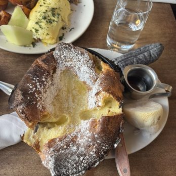 Tilikum Place Cafe - Dutch Babies & Omelet - New American Near Me - Seattle, Washington Tilikum Place Cafe - Dutch Babies & Omelet - New American Near Me - Seattle, Washington