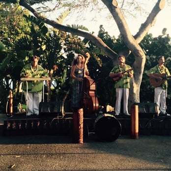 Mauna Kea Luau - Before the big show - Performing Arts Near Me - Kohala, Hawaii