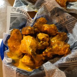 Crossroads Bar and Grille - Boom boom wings
