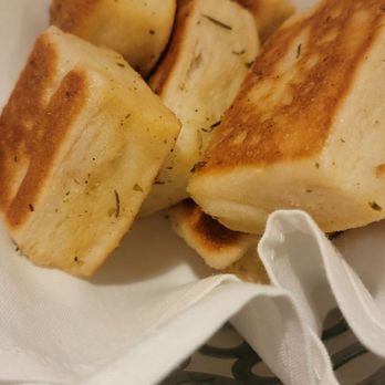 Santioni's Italian Restaurant - Complimentary garlic ŕolls - Italian Near Me - Fleming Island, Florida