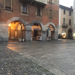Pasticerria Aida - From the outside