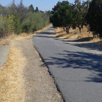 Los Gatos Creek Trail - Okay, there are some boring sections as well. - Parks Near Me - Campbell, California