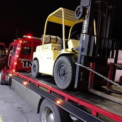 TNT Towing - Small fork lift