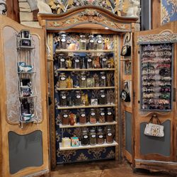 WHITE BRANCHES - Tea Closet