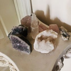 Tarot Psychic Reading Madame Toulouse - Metaphysical crystal stones to communicate to the spirits more accurately. On SALE!