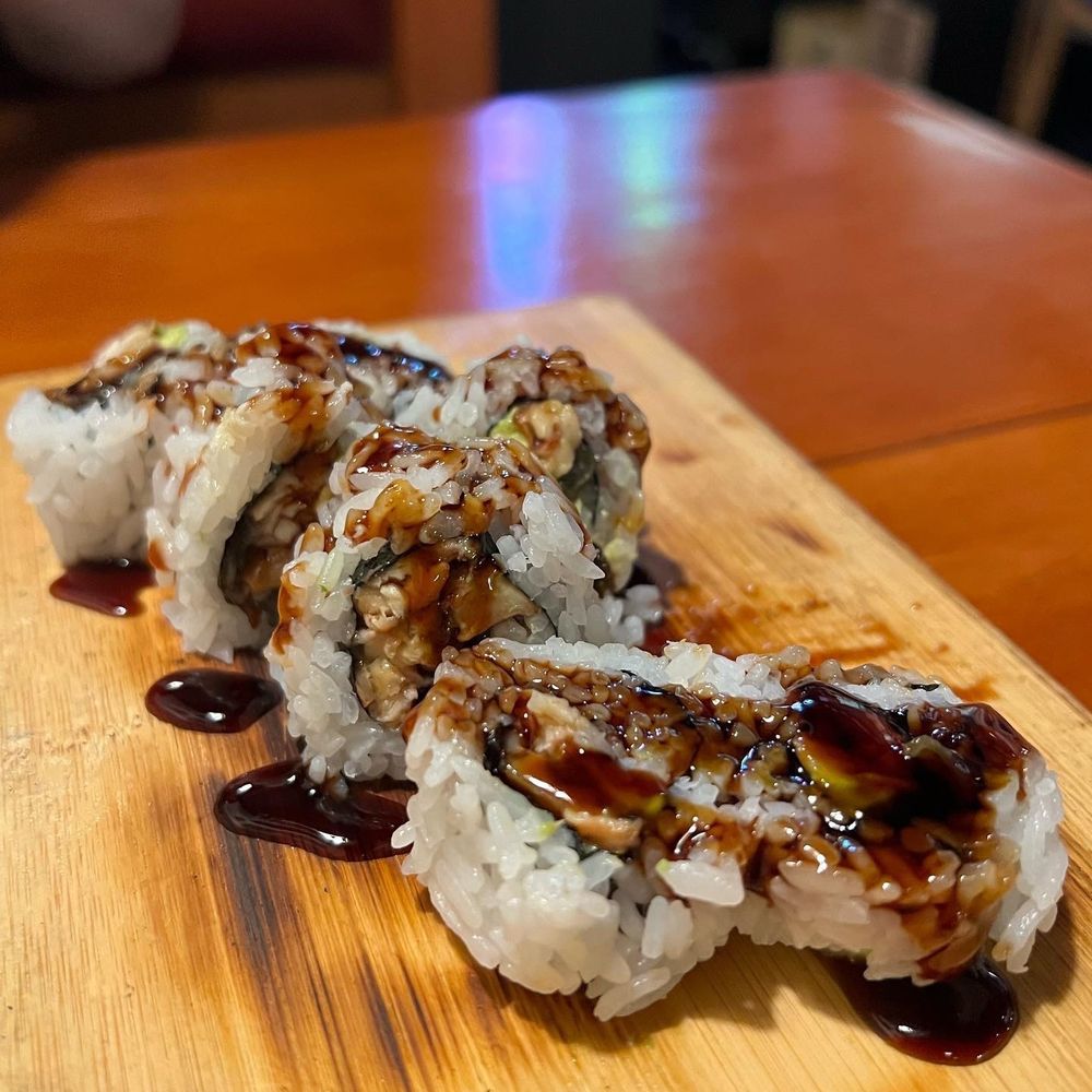 DAI Sushi - Avocado Eel Hand Cut Roll - Japanese Near Me - Westminster, California DAI Sushi - Avocado Eel Hand Cut Roll - Japanese Near Me - Westminster, California