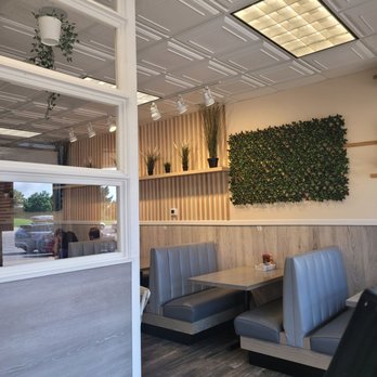Eggceptional Cafe - Ding area - Wraps Near Me - Bartlett, Illinois