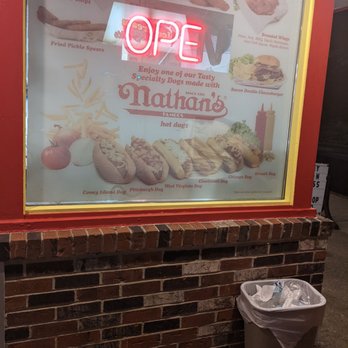 Crafton Ice Cream Delite - a neon sign for a restaurant - Ice Cream & Frozen Yogurt Near Me - Pittsburgh, Pennsylvania