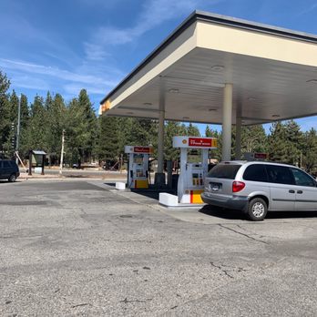Mammoth Shell Mart - Not too friendly - Gas Stations Near Me - Mammoth Lakes, California