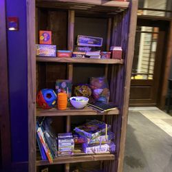 Brasserie Anorak Broue Pub - Games to grab and play