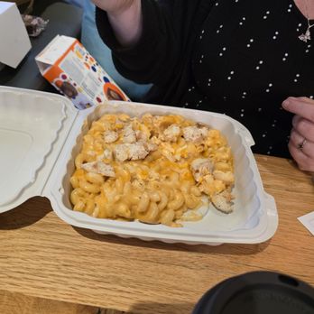 Sassy-Cuse Saloon - "Buffalo" Mac N Cheese - Sports Bars Near Me - Syracuse, New York