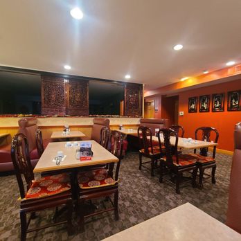 Great Wall Restaurant - Relaxed, well used space. Nice Chinese music playing quietly in the background - Chinese Near Me - Gearhart, Oregon Great Wall Restaurant - Relaxed, well used space. Nice Chinese music playing quietly in the background - Chinese Near Me - Gearhart, Oregon