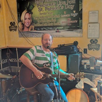 Molly Malone's Irish Pub - Live Irish musician at Molly Molone's Irish Pub, Davis Island, South Tampa - Irish Near Me - Tampa, Florida
