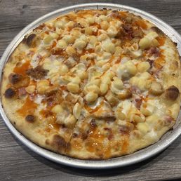 Macaroni pizza