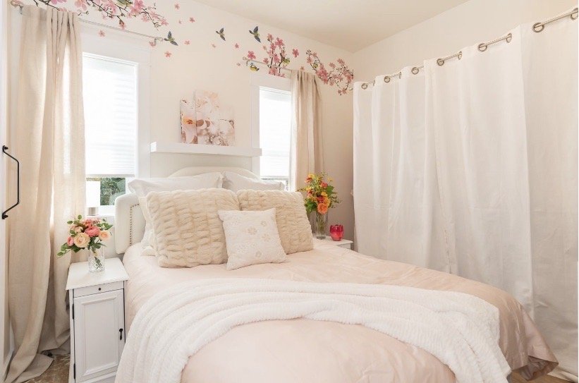 Slide of Lolark Contractors