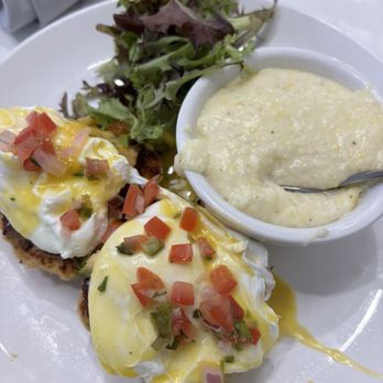 French Toast Bistro - Crab Cake Benedict - Breakfast & Brunch Near Me - Clawson, Michigan French Toast Bistro - Crab Cake Benedict - Breakfast & Brunch Near Me - Clawson, Michigan