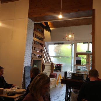 Kat's Kitchen - Cozy Interior - Vegan Near Me - Keswick, CMA Kat's Kitchen - Cozy Interior - Vegan Near Me - Keswick, CMA