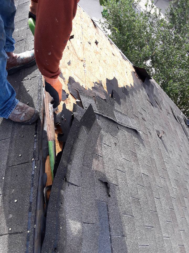 Slide of Aura Roofing Services